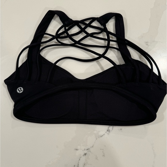 Free to be wild bra by Lululemon Size 6 - Picture 2 of 5